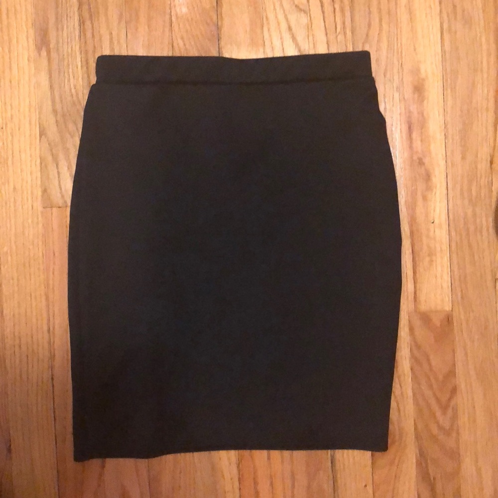 💥 NWOT knee length ruffle skirt!! - Picture 5 of 5